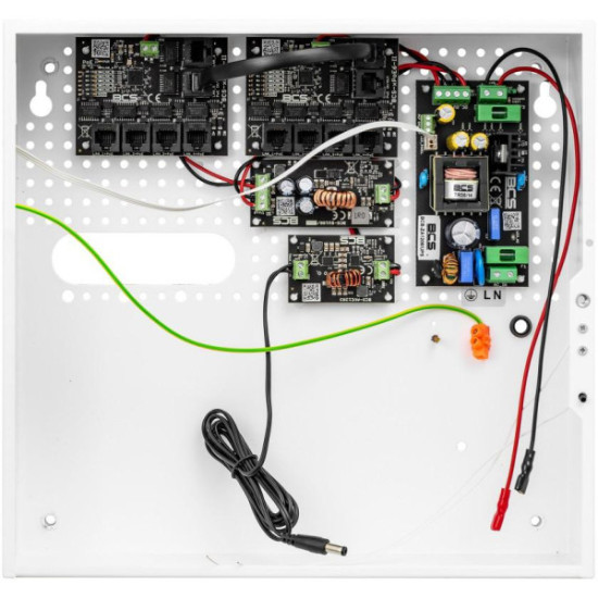 Zestaw do zasilania buforowego 9 odbiorników PoE BCS POWER BCS-UPS/IP8/E-S